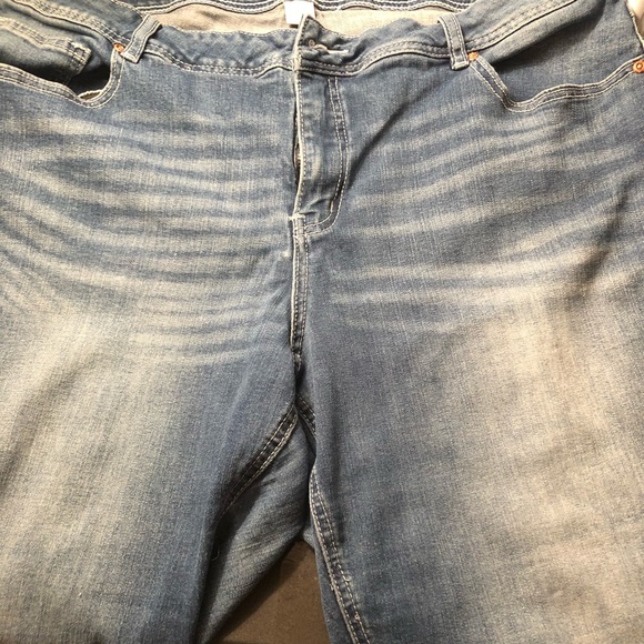 Jeans - Picture 2 of 4